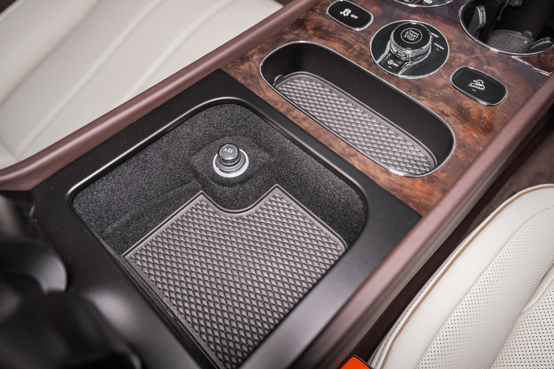 New 2025 Bentley Bentayga Extended Wheelbase image 56