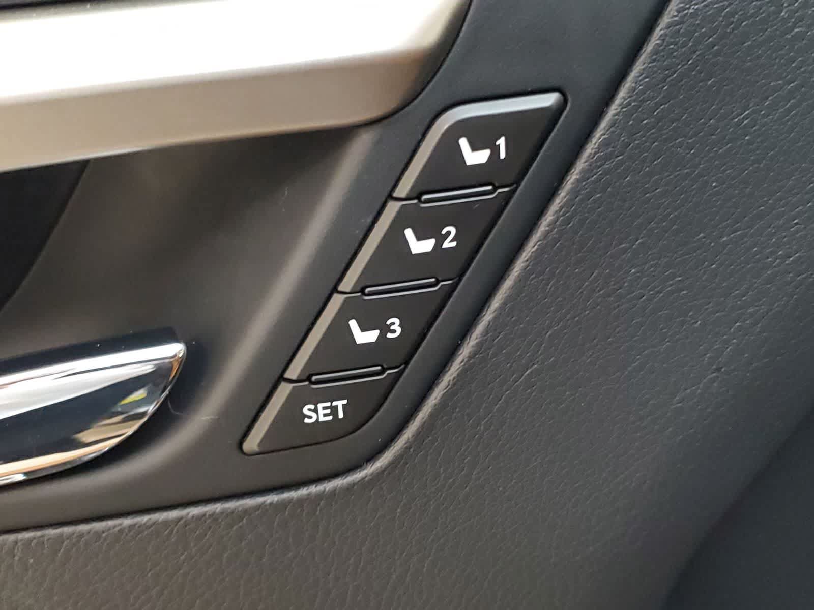 Used 2021 Lexus RX 350L FWD w/ Premium Package image 18