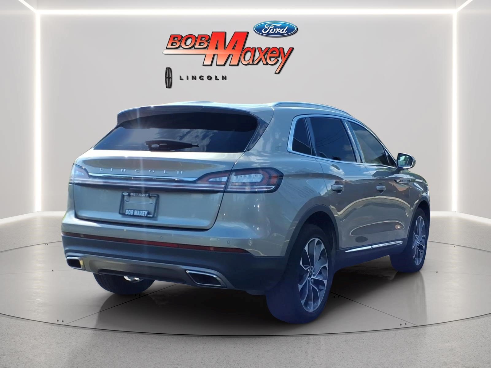Used 2023 Lincoln Nautilus Reserve w/ Equipment Group 201A AWD/4WD image 4