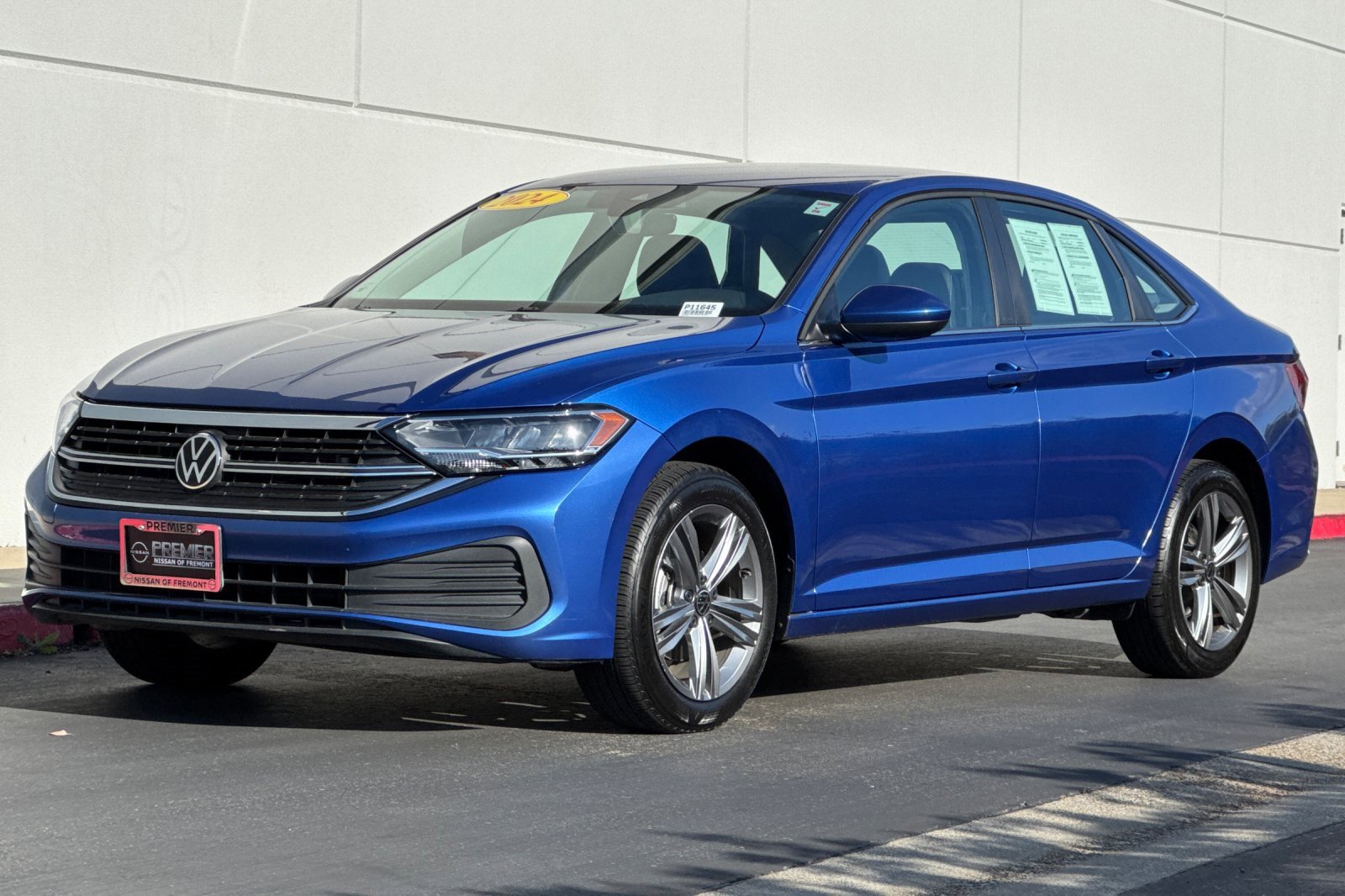 Used 2024 Volkswagen Jetta SE image 8