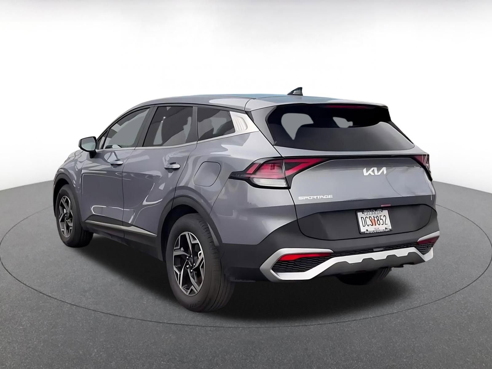 Used 2025 Kia Sportage LX FWD image 11