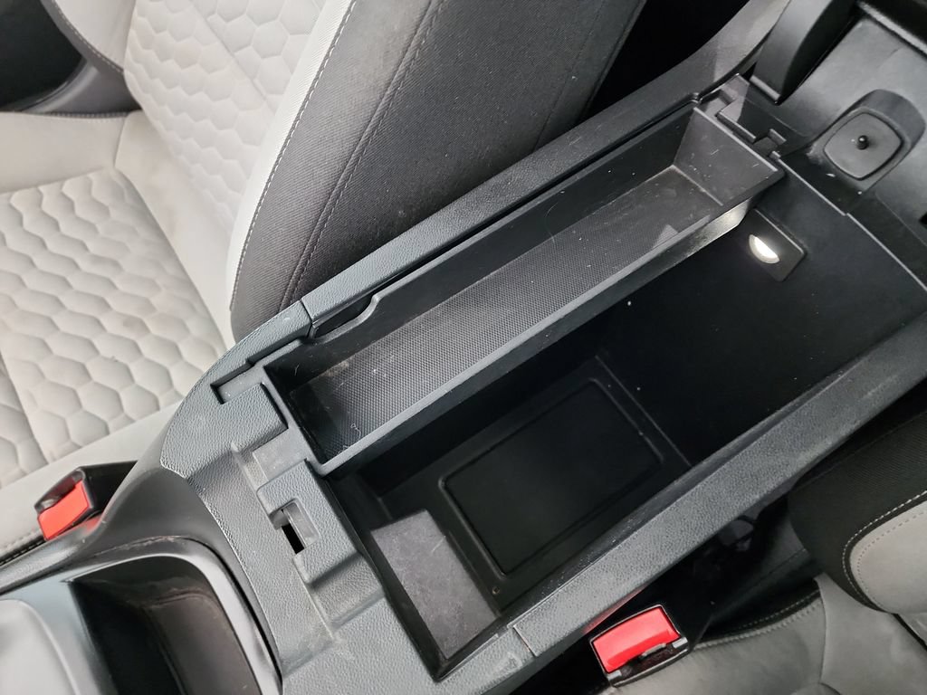 Used 2021 Chevrolet Equinox LS FWD image 33