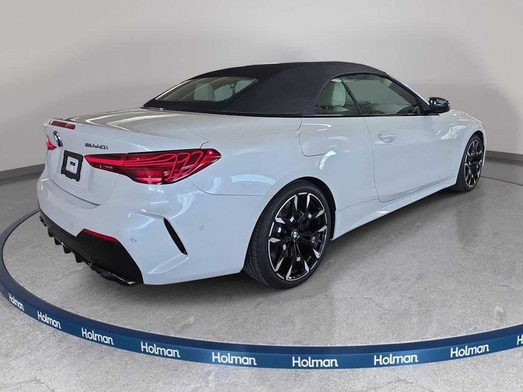 Used 2026 BMW M440i Convertible w/ Premium Package RWD image 7