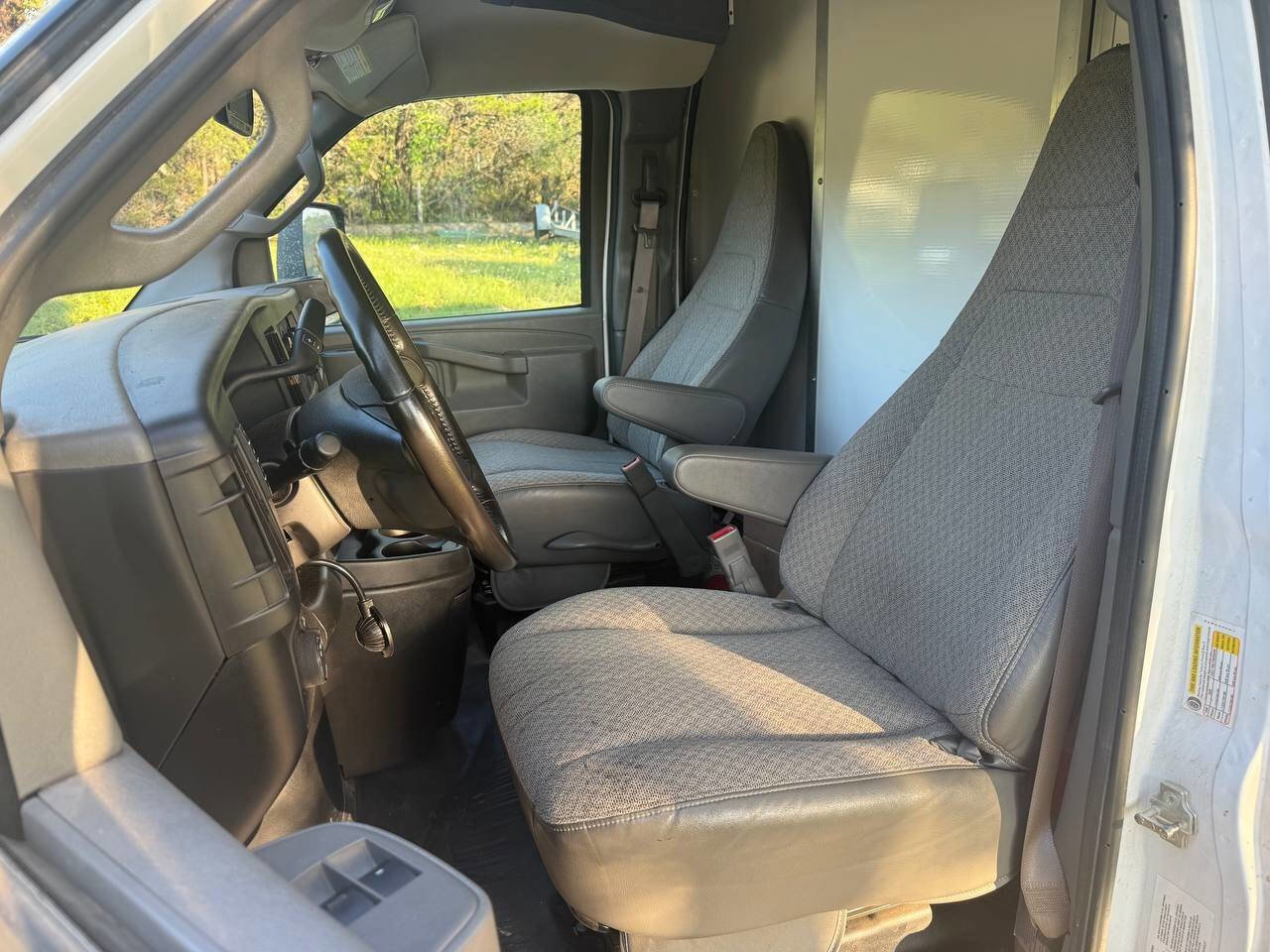 Used 2022 Chevrolet Express 3500 w/ Power Convenience Package RWD image 11