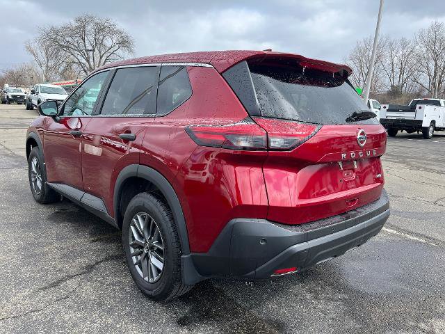 Used 2021 Nissan Rogue S image 2