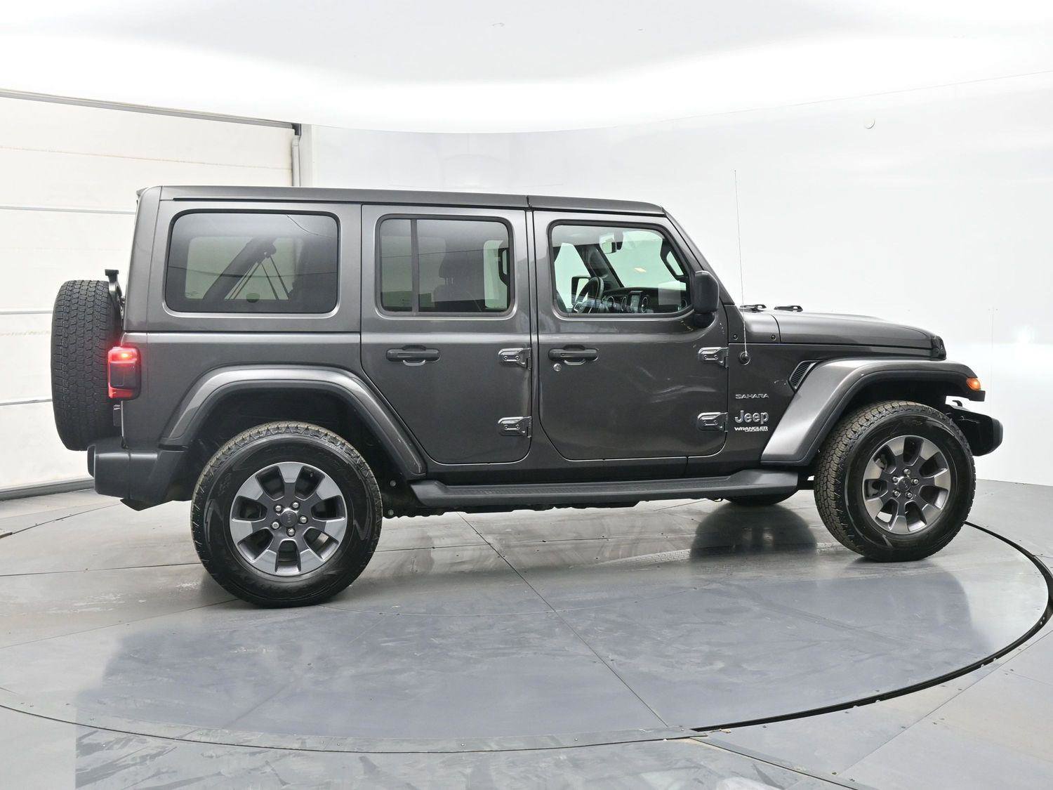 Used 2018 Jeep Wrangler Unlimited Sahara image 27