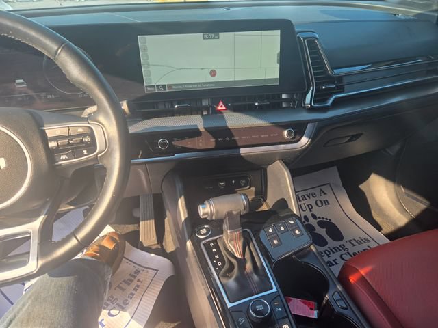 Used 2025 Kia Sportage SX FWD image 2