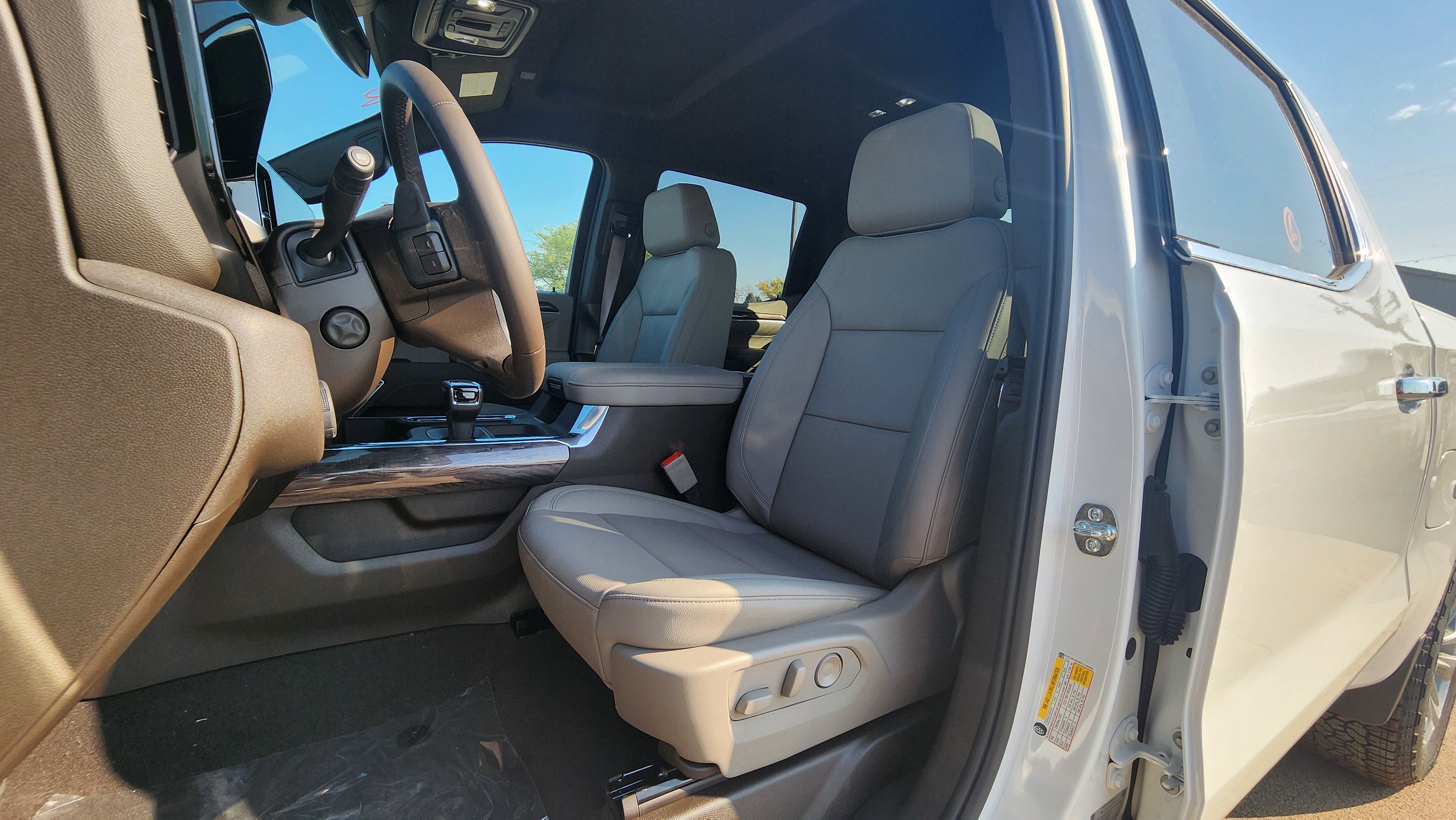 New 2026 Chevrolet Silverado 1500 LTZ w/ Z71 Off-Road Package image 13