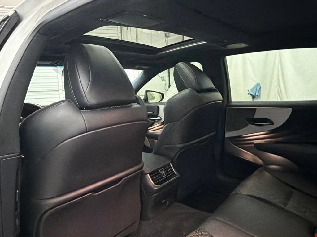 Used 2021 Lexus LS 500 F Sport w/ Accessory Package (Z2) RWD image 19