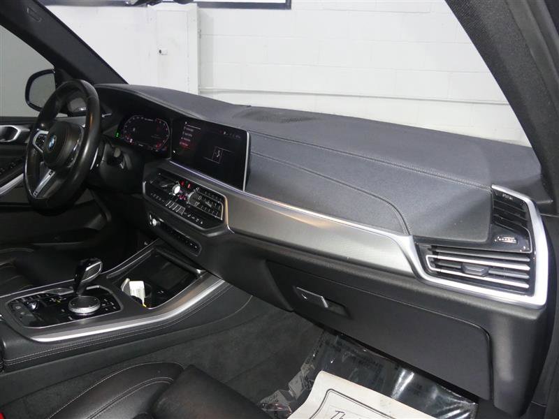 Used 2020 BMW X5 M50i w/ Premium Package image 25