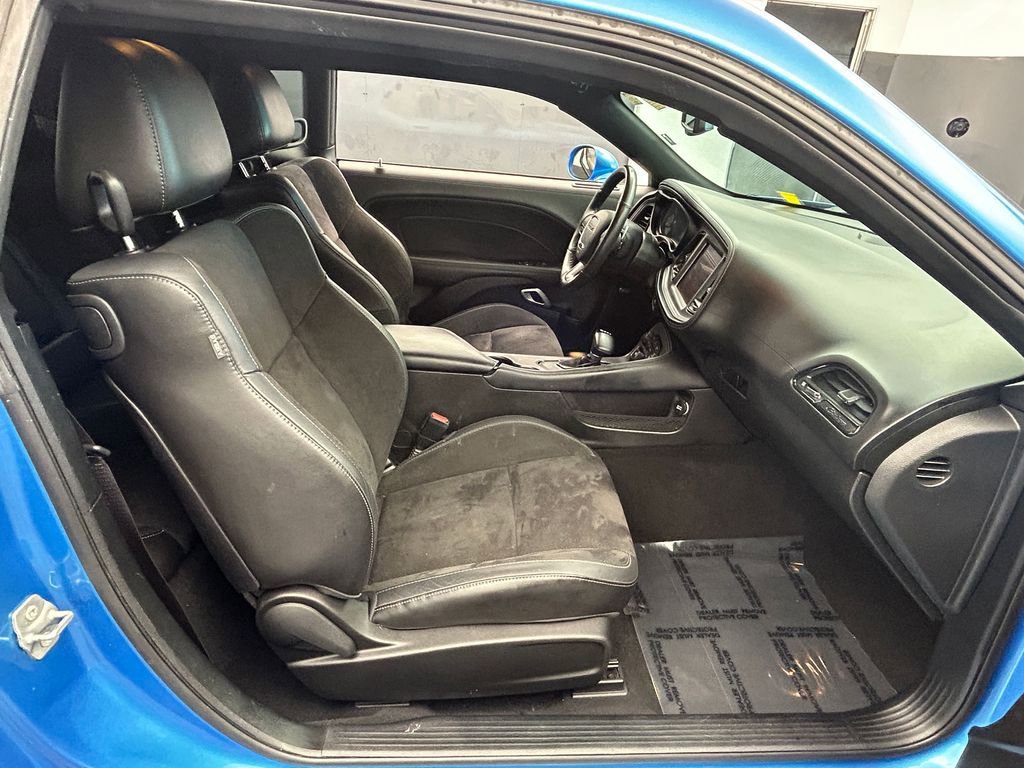 Used 2023 Dodge Challenger R/T w/ Plus Package image 29