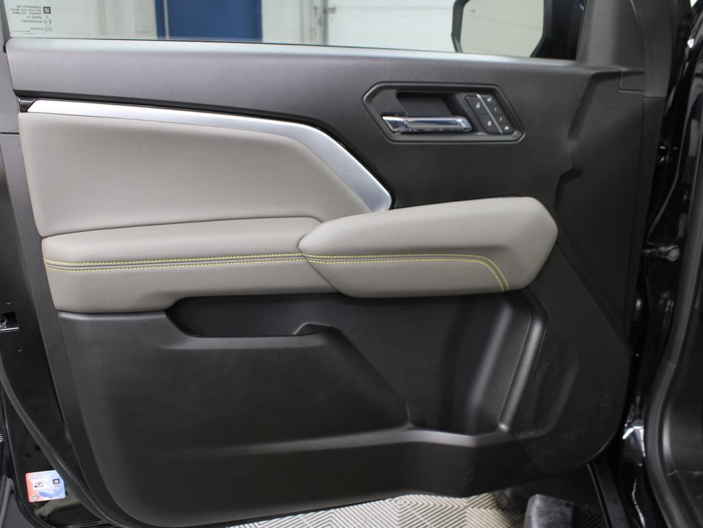Used 2026 Chevrolet Colorado ZR2 w/ Technology Package AWD/4WD image 69