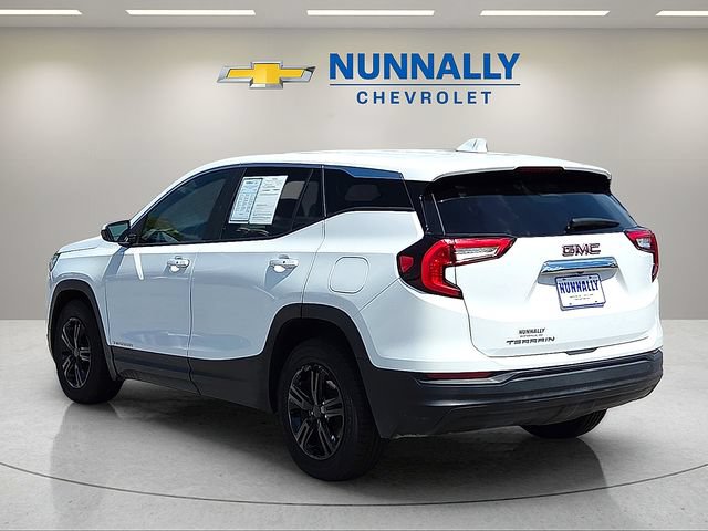 Certified 2024 GMC Terrain SLE FWD image 3