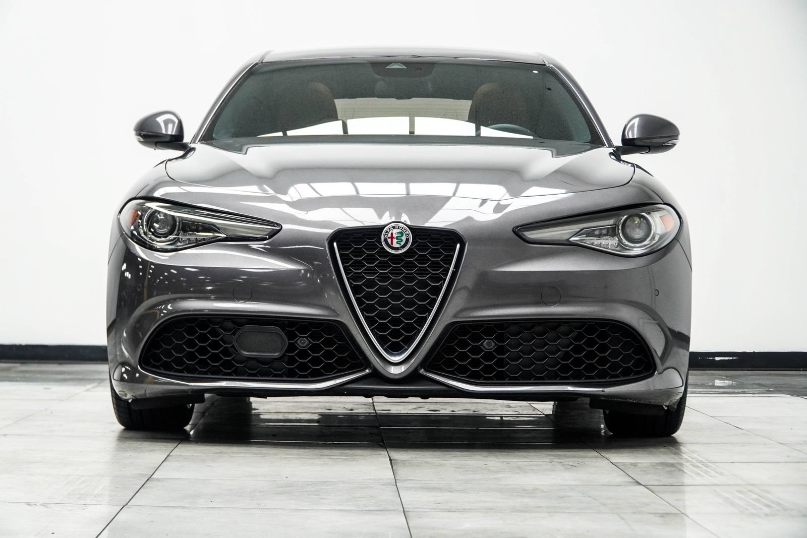 Used 2022 Alfa Romeo Giulia Ti RWD image 10