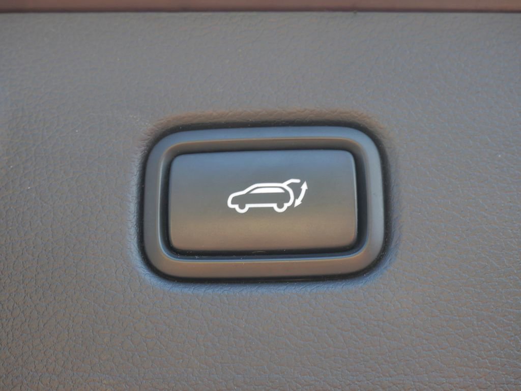 Used 2022 Hyundai Palisade Calligraphy image 18