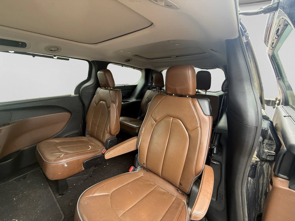 Used 2018 Chrysler Pacifica Limited FWD image 28