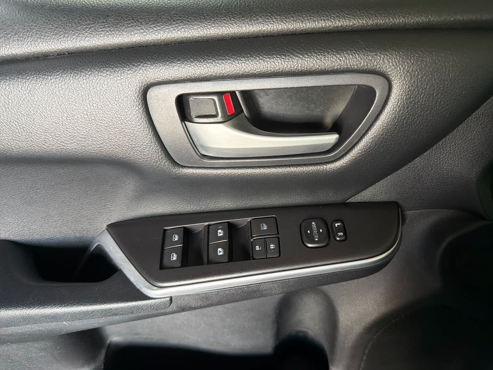 Used 2015 Toyota Camry SE FWD image 12