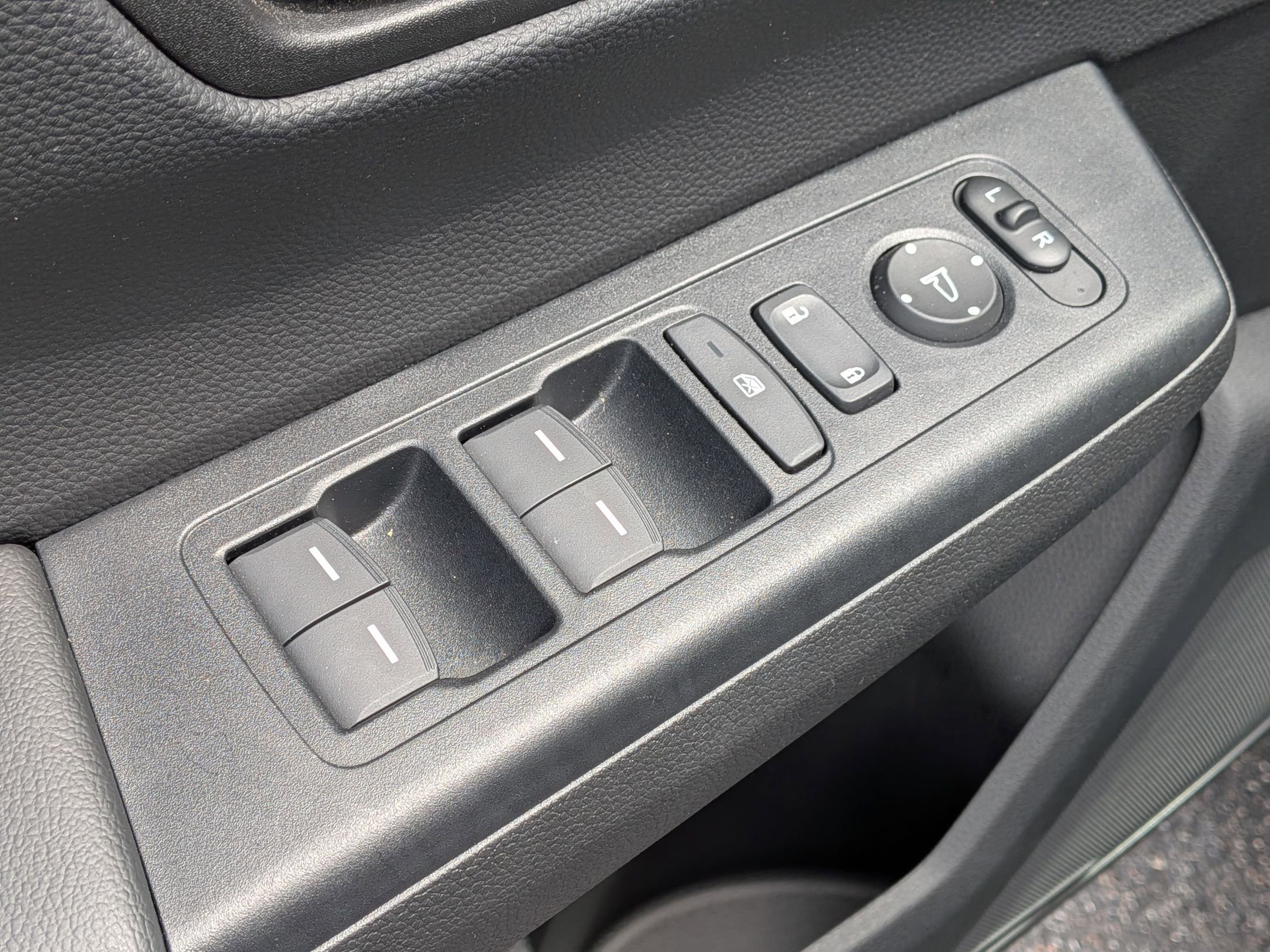Used 2025 Honda CR-V Sport-L image 13