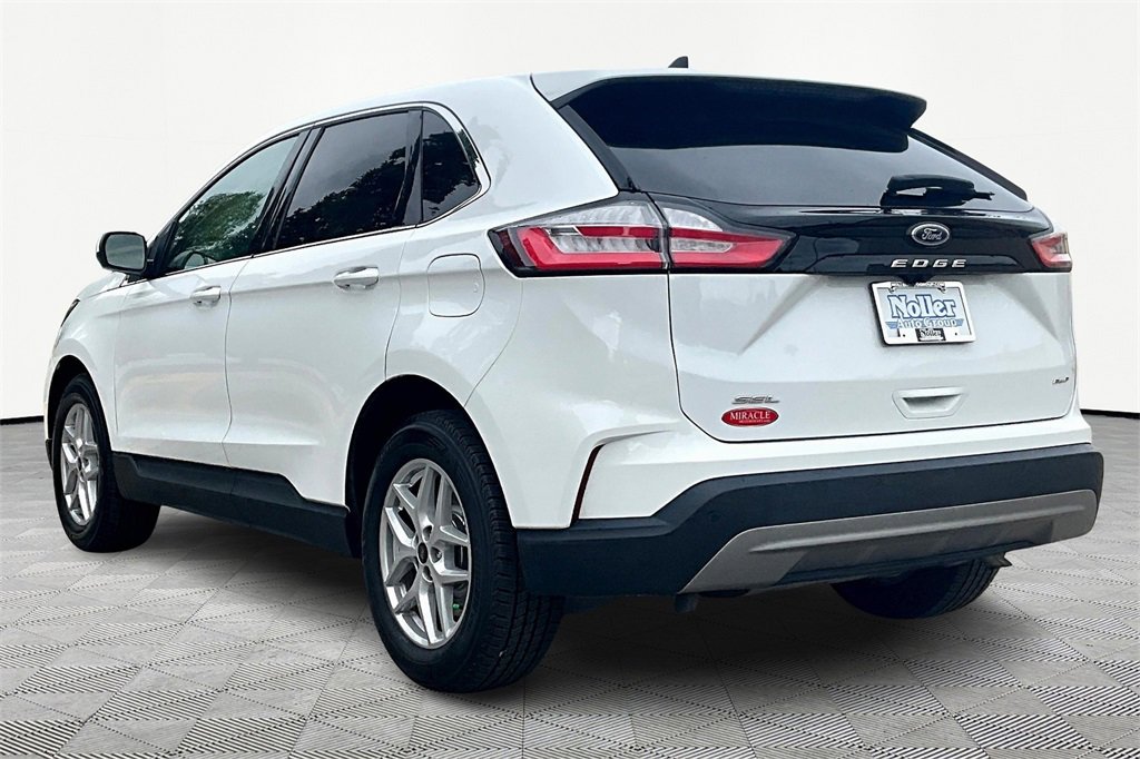 Used 2024 Ford Edge SEL image 13