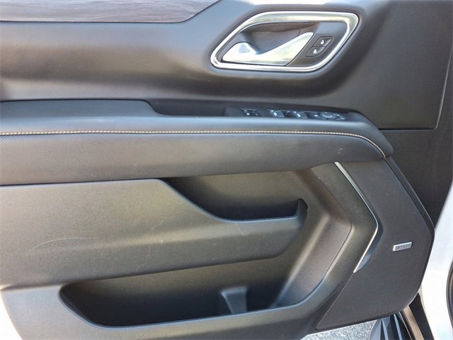 Used 2024 GMC Yukon SLT image 12