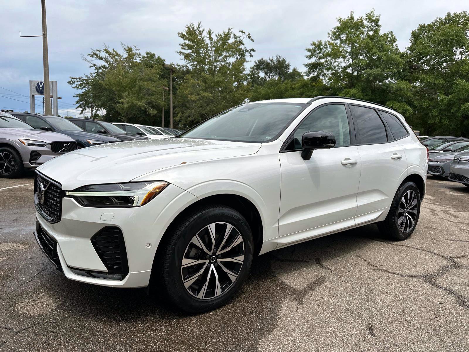 Certified 2024 Volvo XC60 B5 Plus image 7