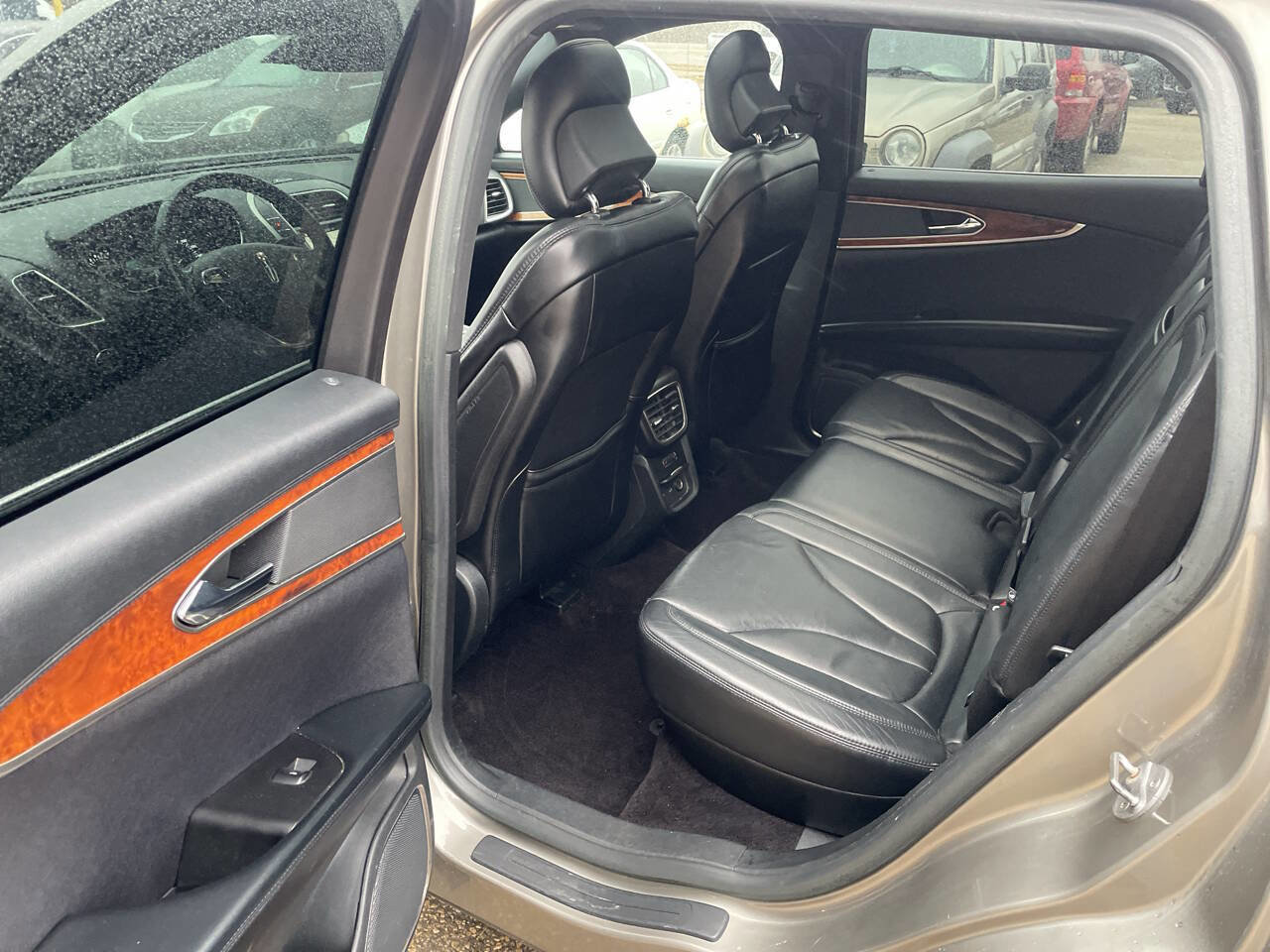 Used 2016 Lincoln MKX Reserve w/ Climate Package image 15