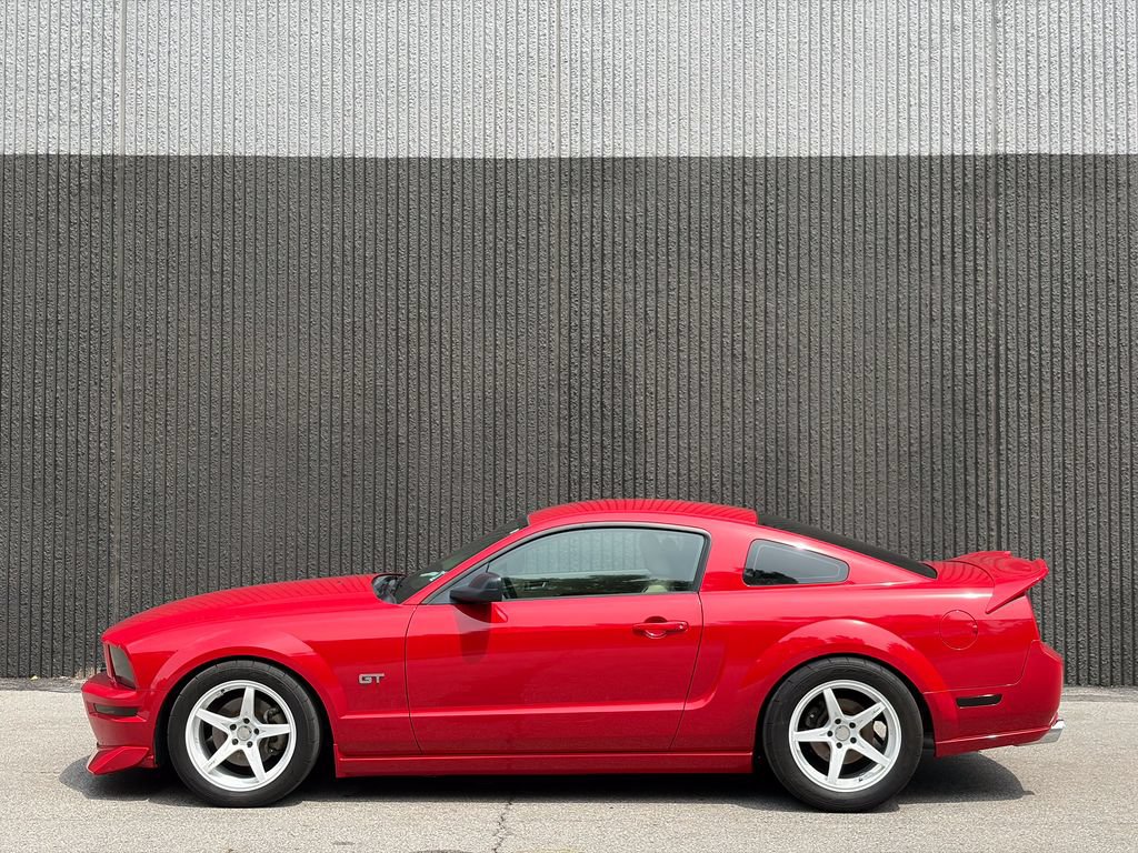 Used 2006 Ford Mustang GT RWD image 4