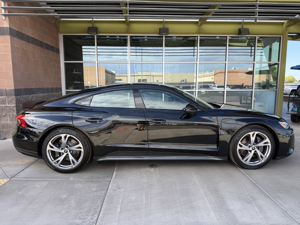 Used 2022 Audi e-tron GT Premium Plus AWD/4WD image 9