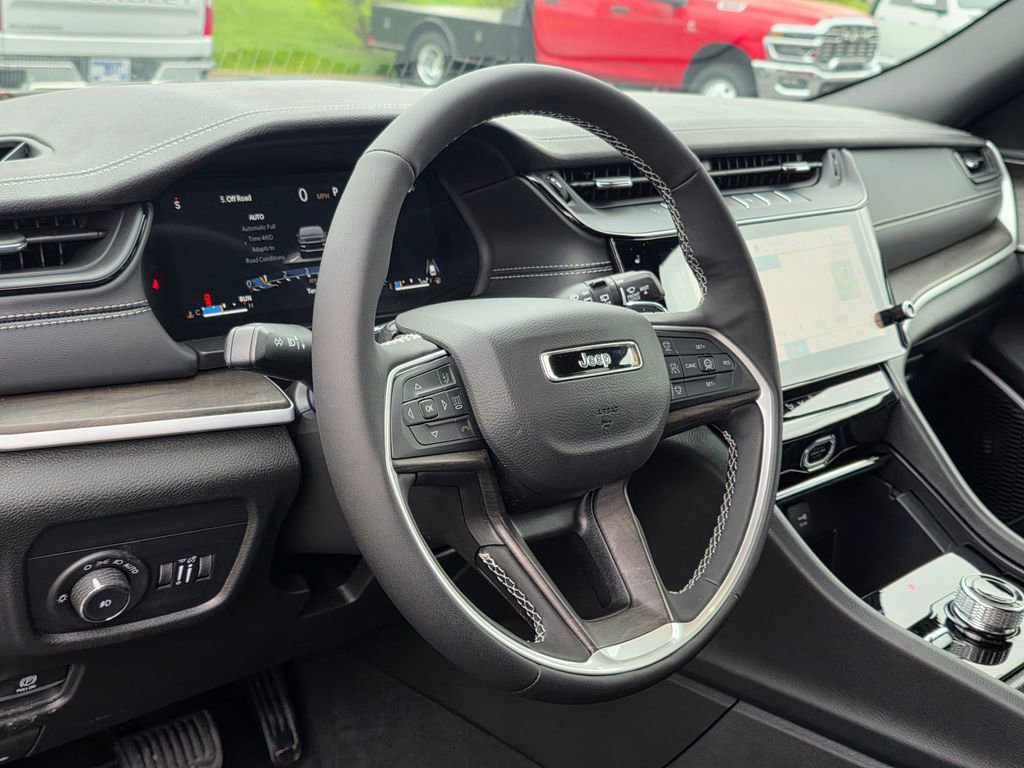 New 2026 Jeep Grand Cherokee Limited image 11