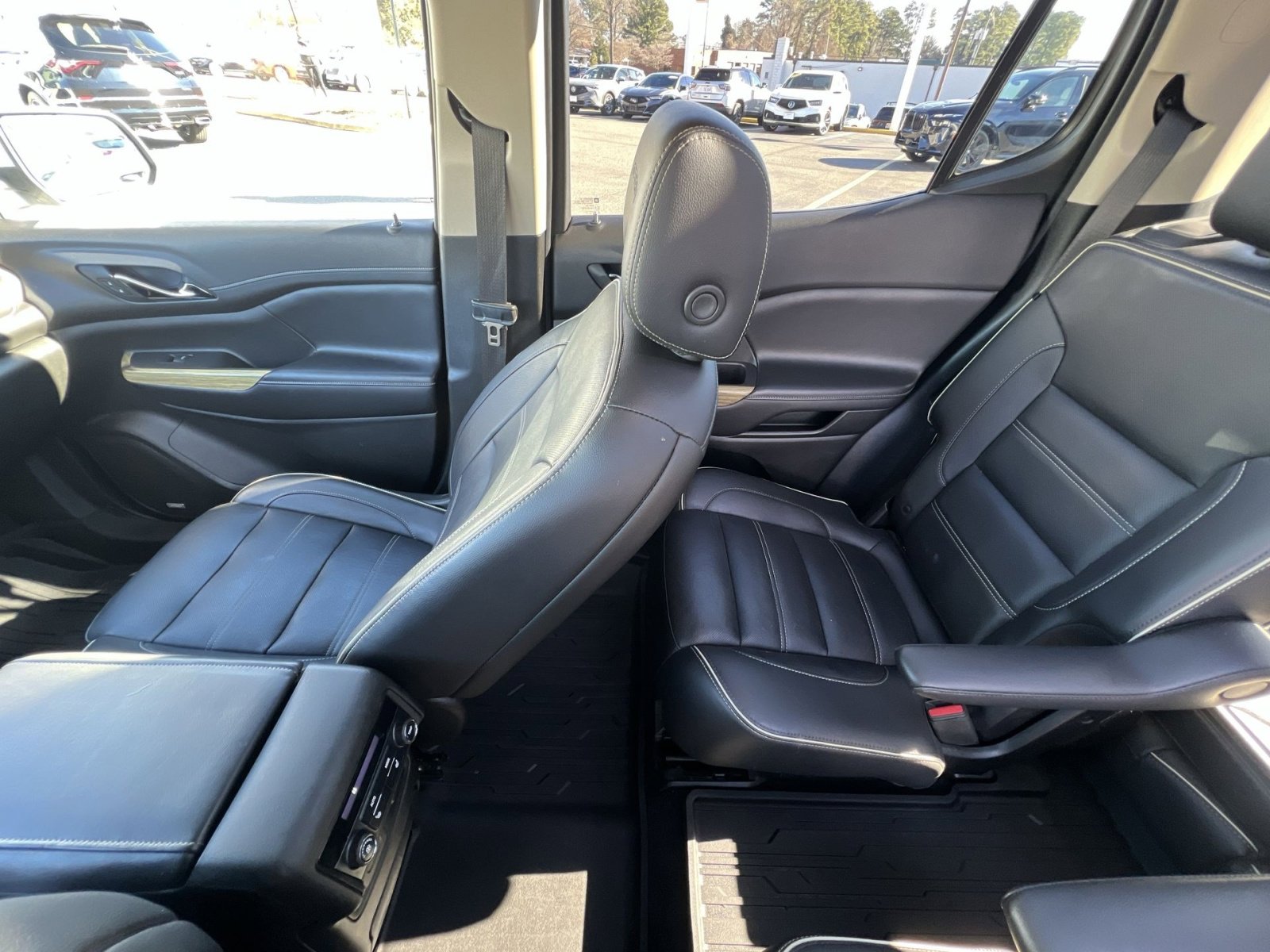 Used 2019 GMC Acadia Denali w/ Technology Package image 3