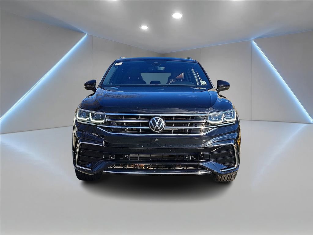 Used 2022 Volkswagen Tiguan SEL R-Line image 2