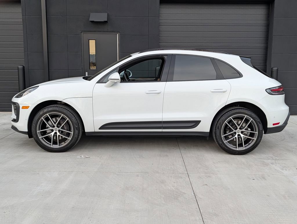 New 2025 Porsche Macan Turbo image 2