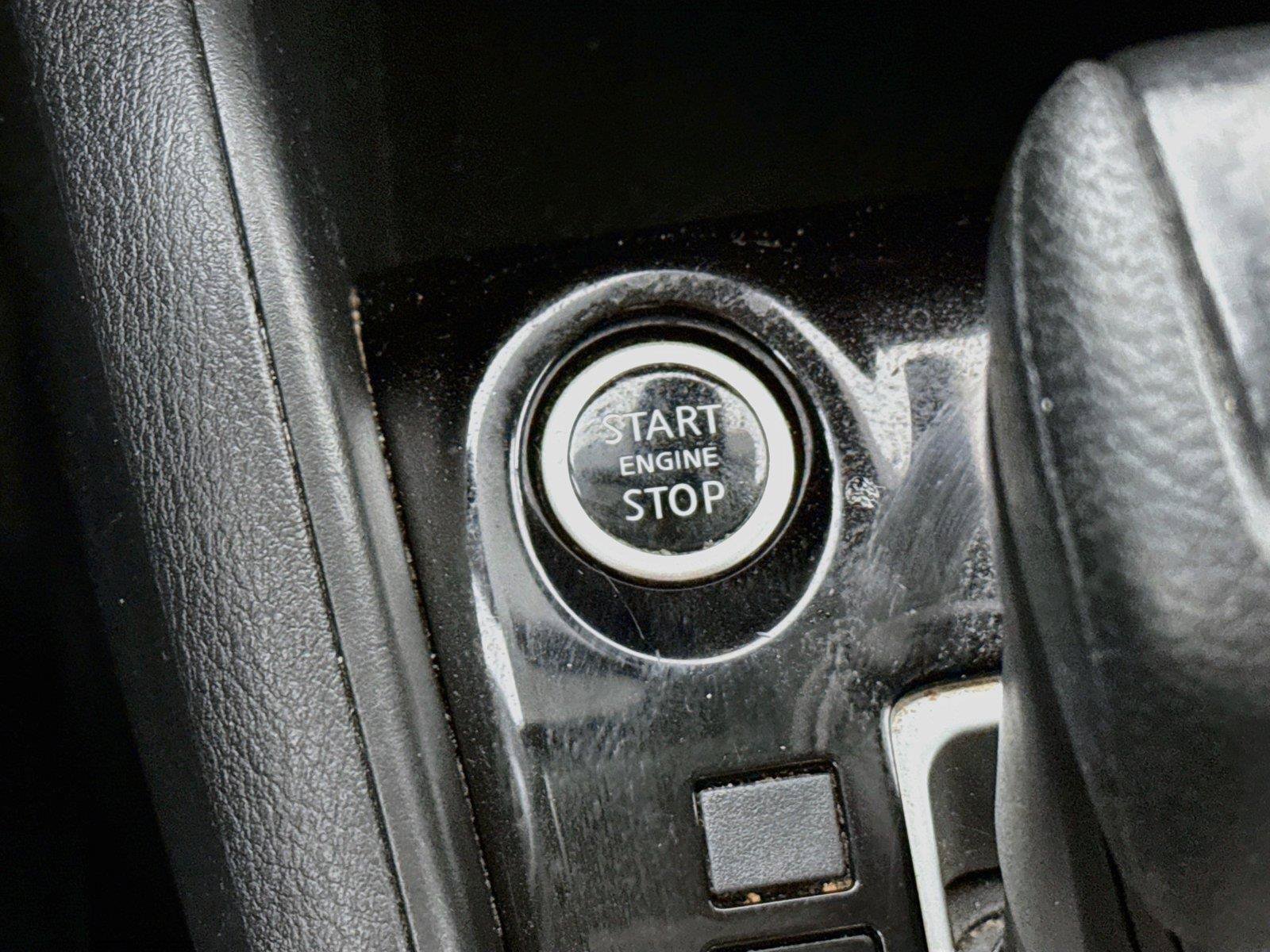Used 2020 Nissan Versa S FWD image 23