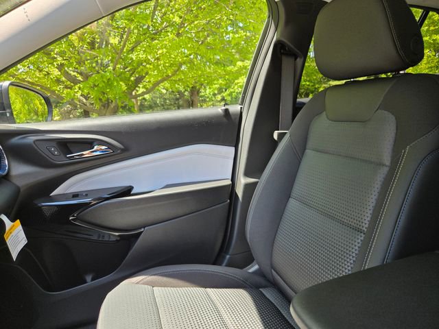 New 2026 Chevrolet Trax LT FWD image 25