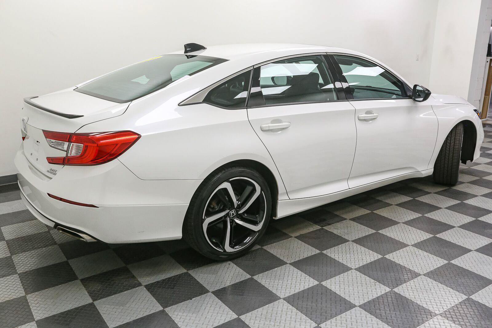 Used 2021 Honda Accord Sport image 8
