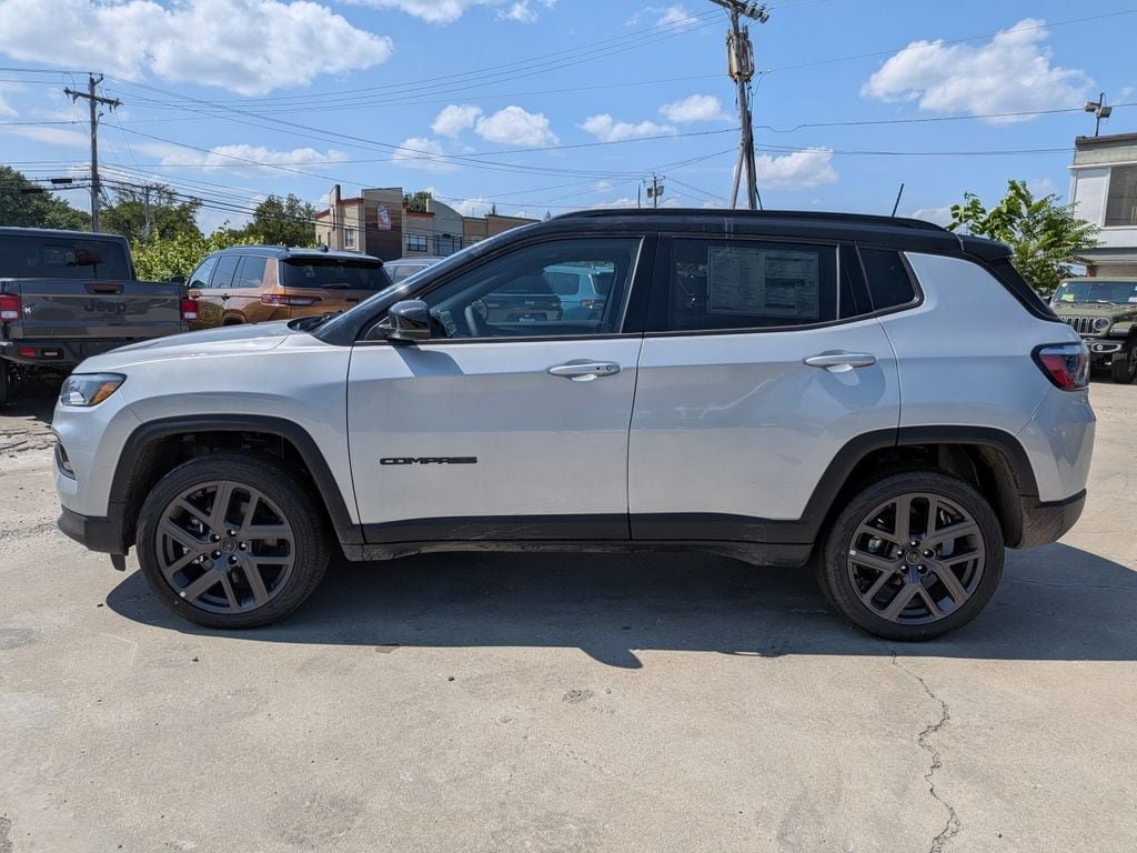 New 2026 Jeep Compass Limited w/ Sun, Sound & Navigation Group AWD/4WD image 2