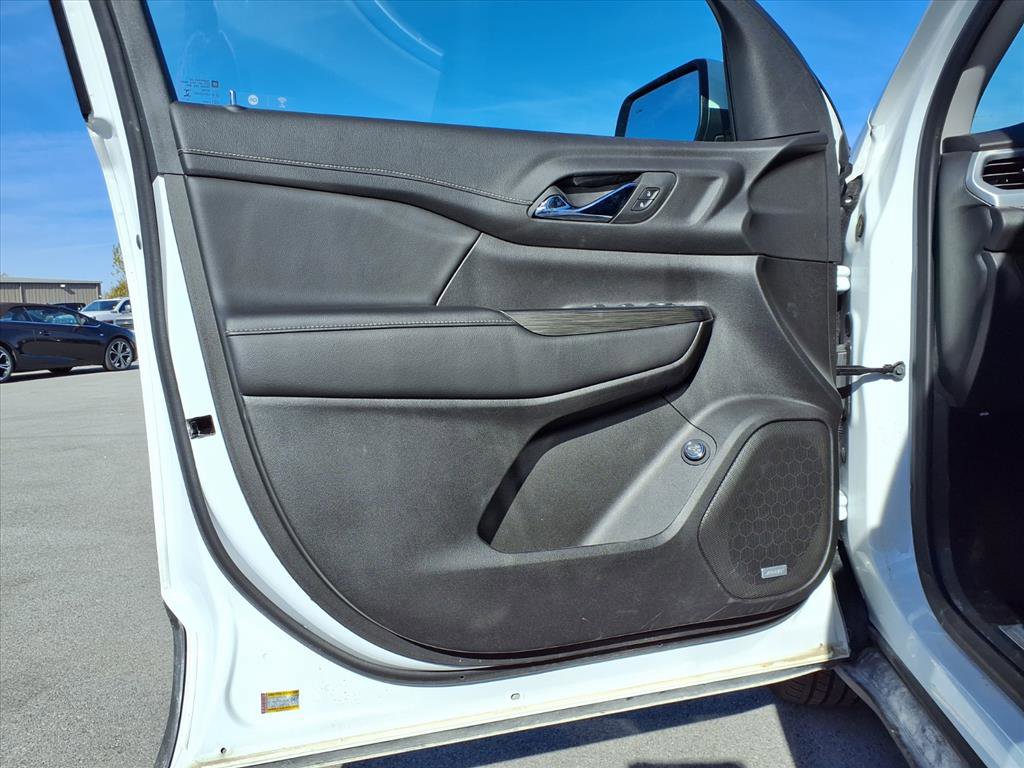 Used 2023 GMC Acadia SLT image 33