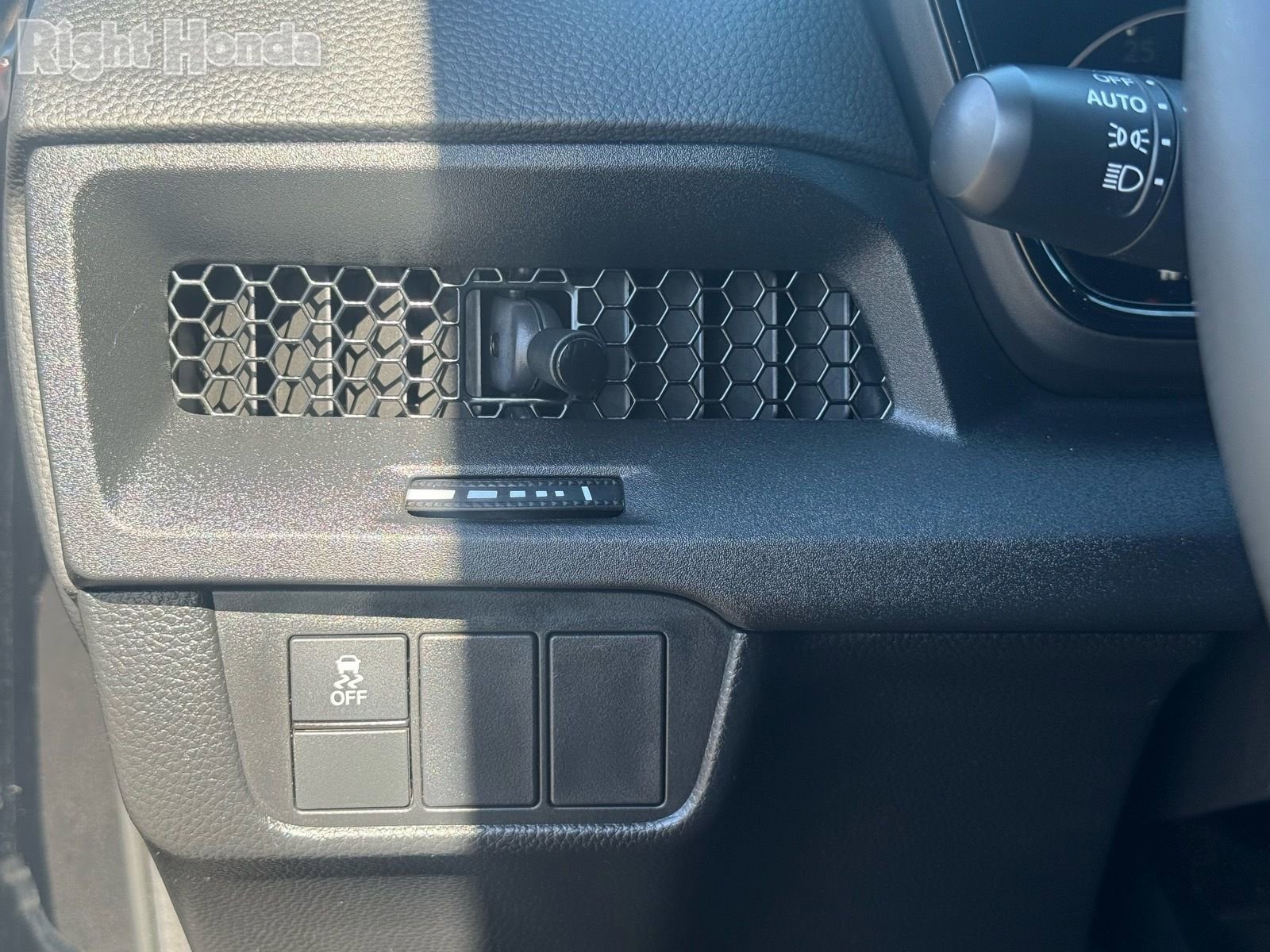 Used 2025 Honda CR-V Sport image 16