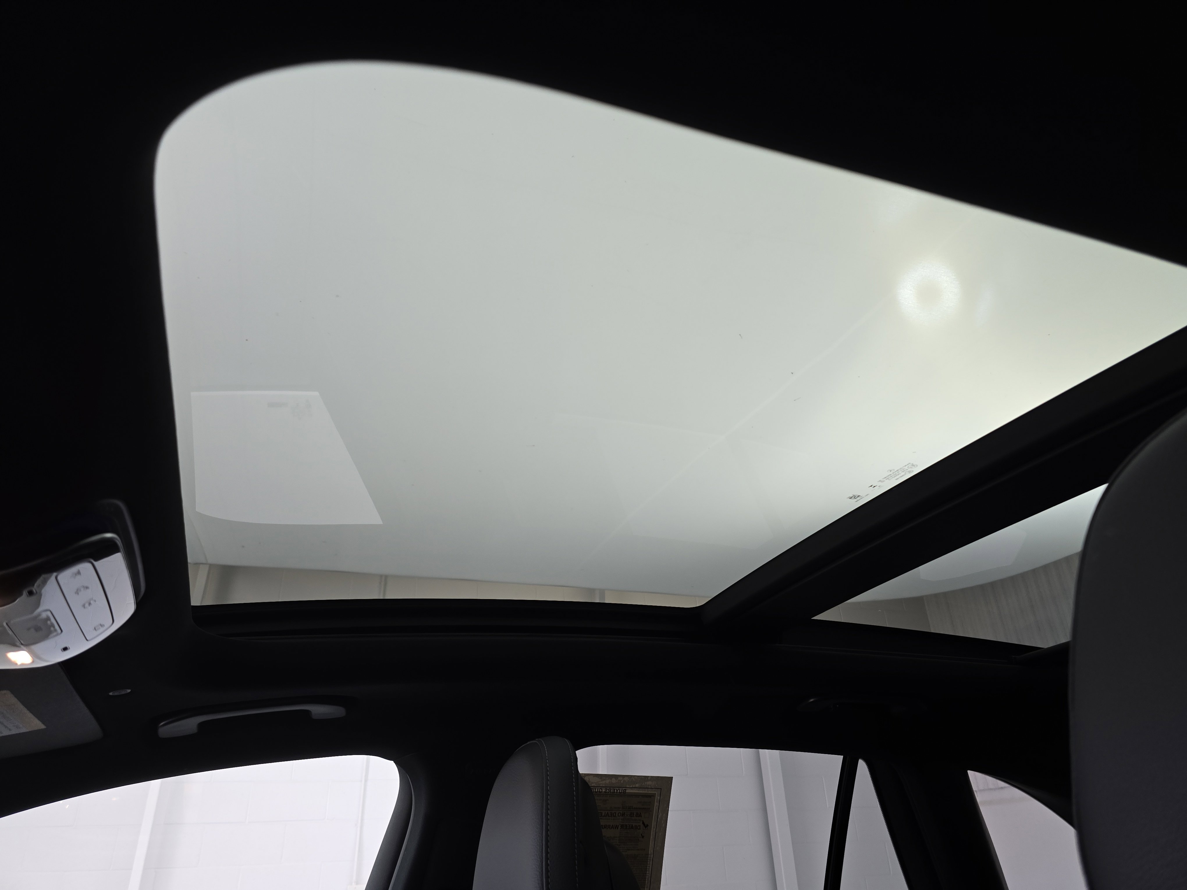 Used 2025 Mercedes-Benz GLC 300 4MATIC image 29