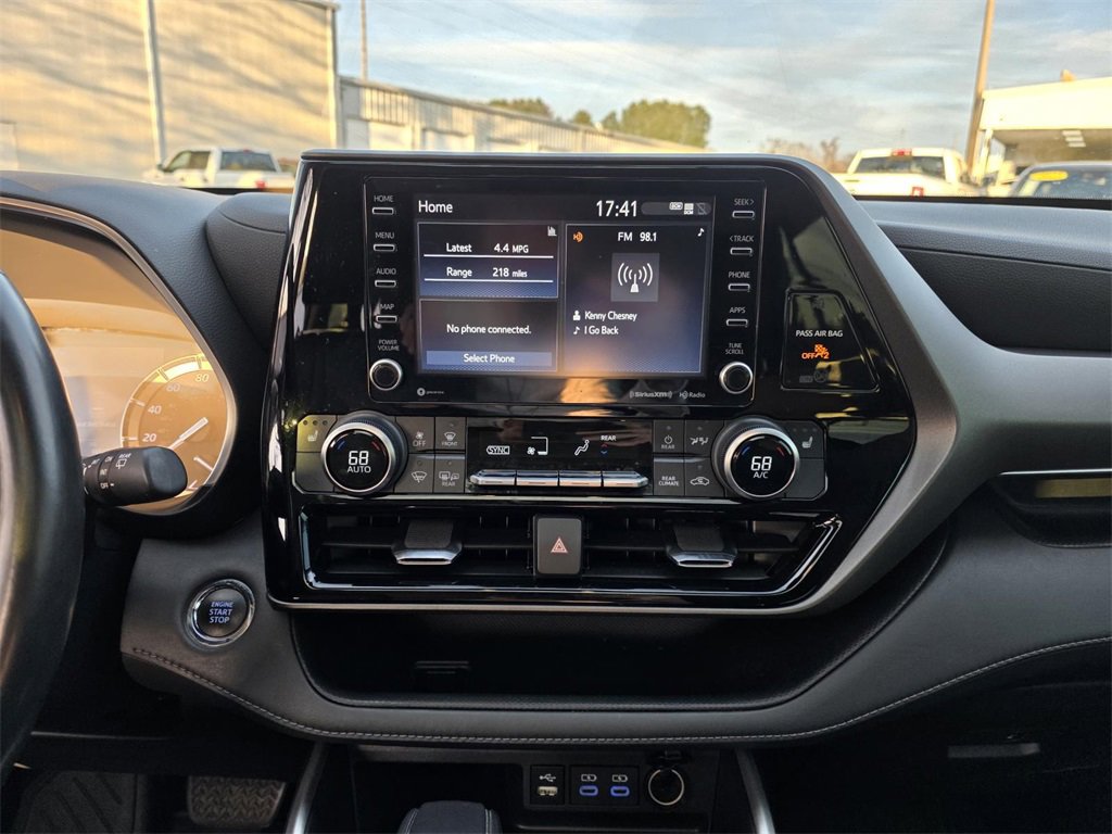 Used 2022 Toyota Highlander XLE image 27
