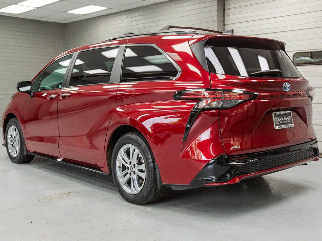 Used 2022 Toyota Sienna XSE w/ XSE Plus Package AWD/4WD image 39