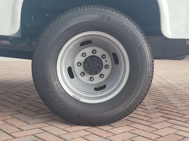 New 2026 Ford F350 XL w/ XL Chrome Package AWD/4WD image 8