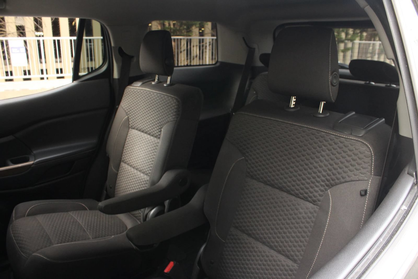 Used 2019 GMC Acadia SLE w/ LPO, Floor Liner Package FWD image 18