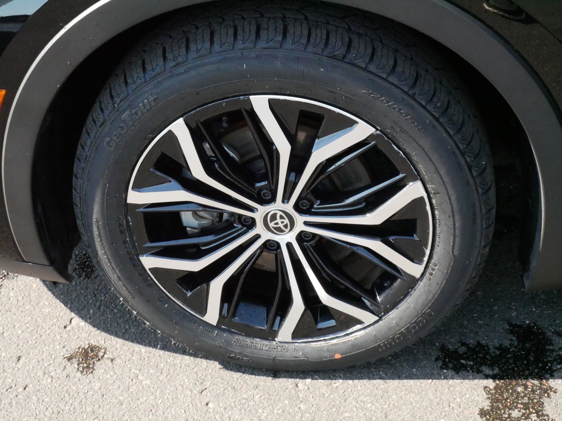 Certified 2025 Toyota Crown AWD/4WD image 15