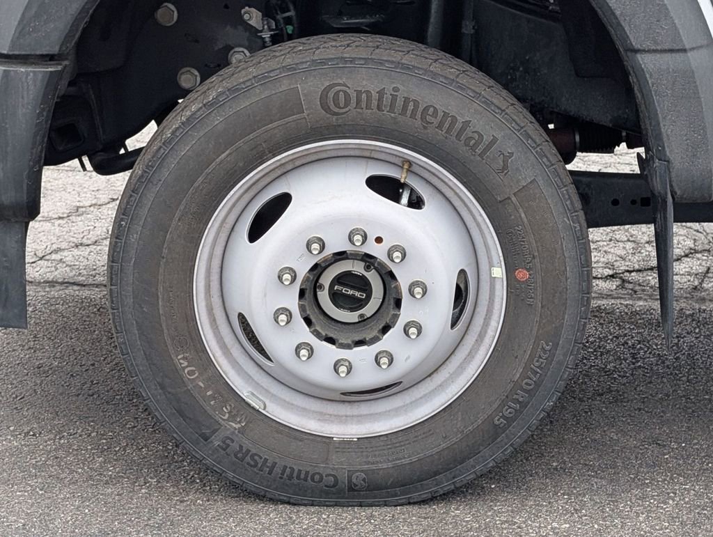 New 2025 Ford F550 4x4 Regular Cab Super Duty image 16