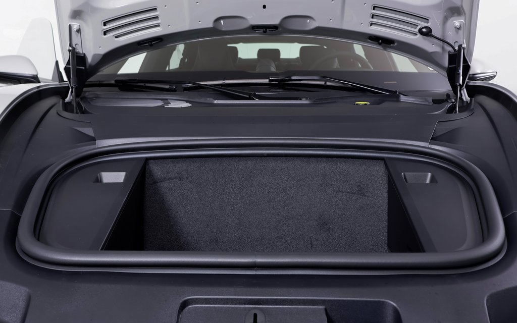 New 2025 Porsche Taycan 4S image 12