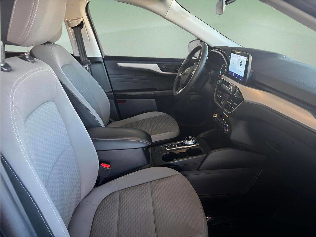 Used 2022 Ford Escape SE image 20