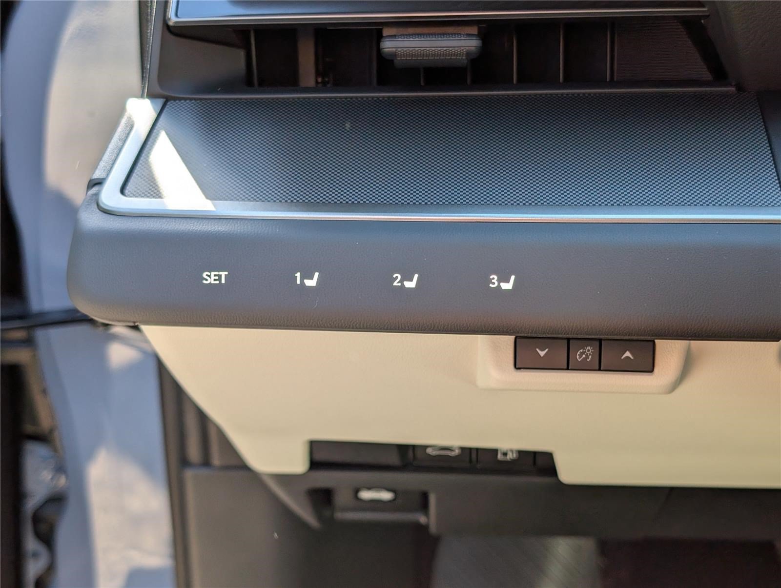 New 2026 Lexus ES 350h AWD w/ Convenience Package image 17