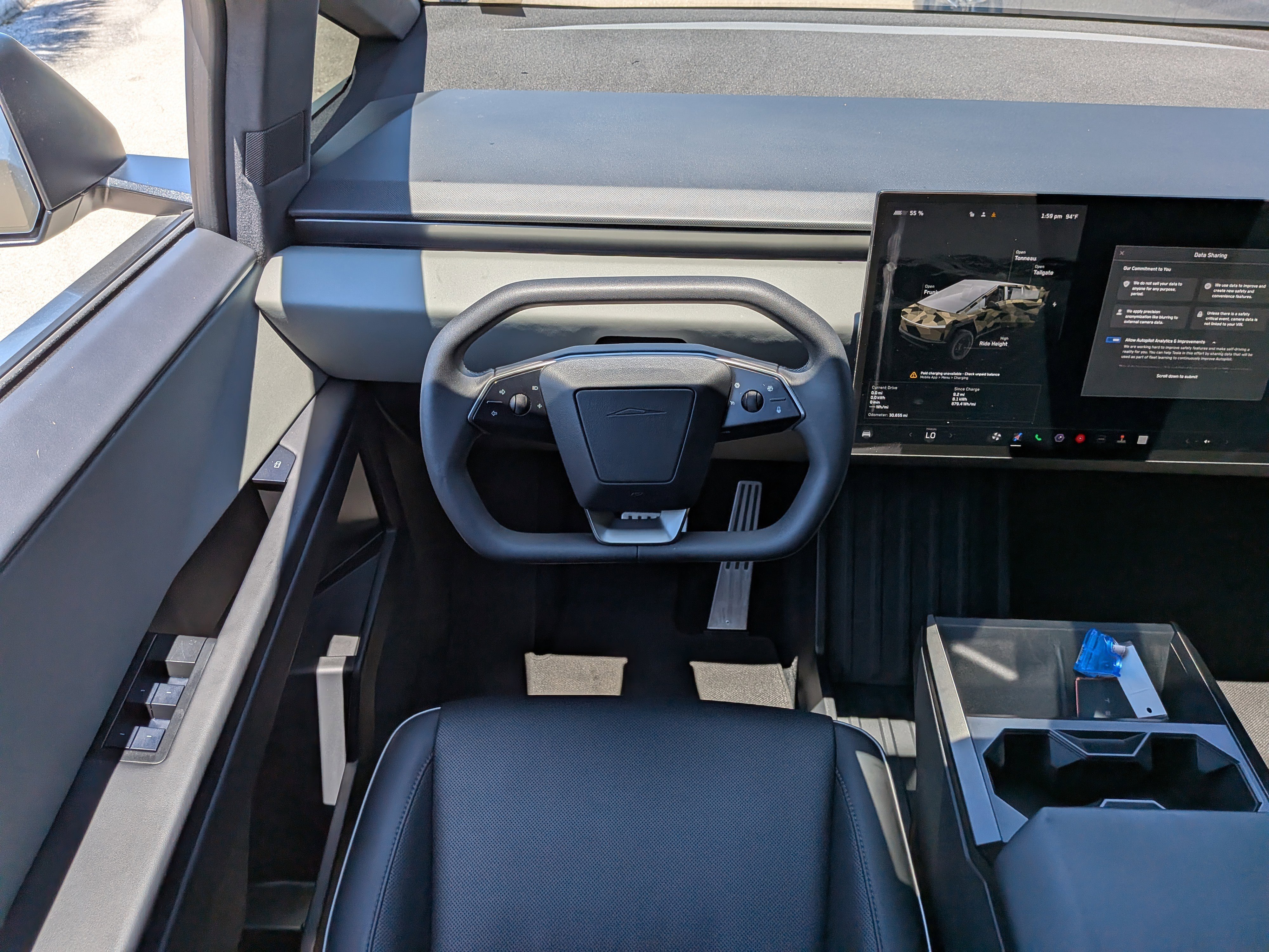 Used 2025 Tesla Cybertruck AWD Crew Cab image 17