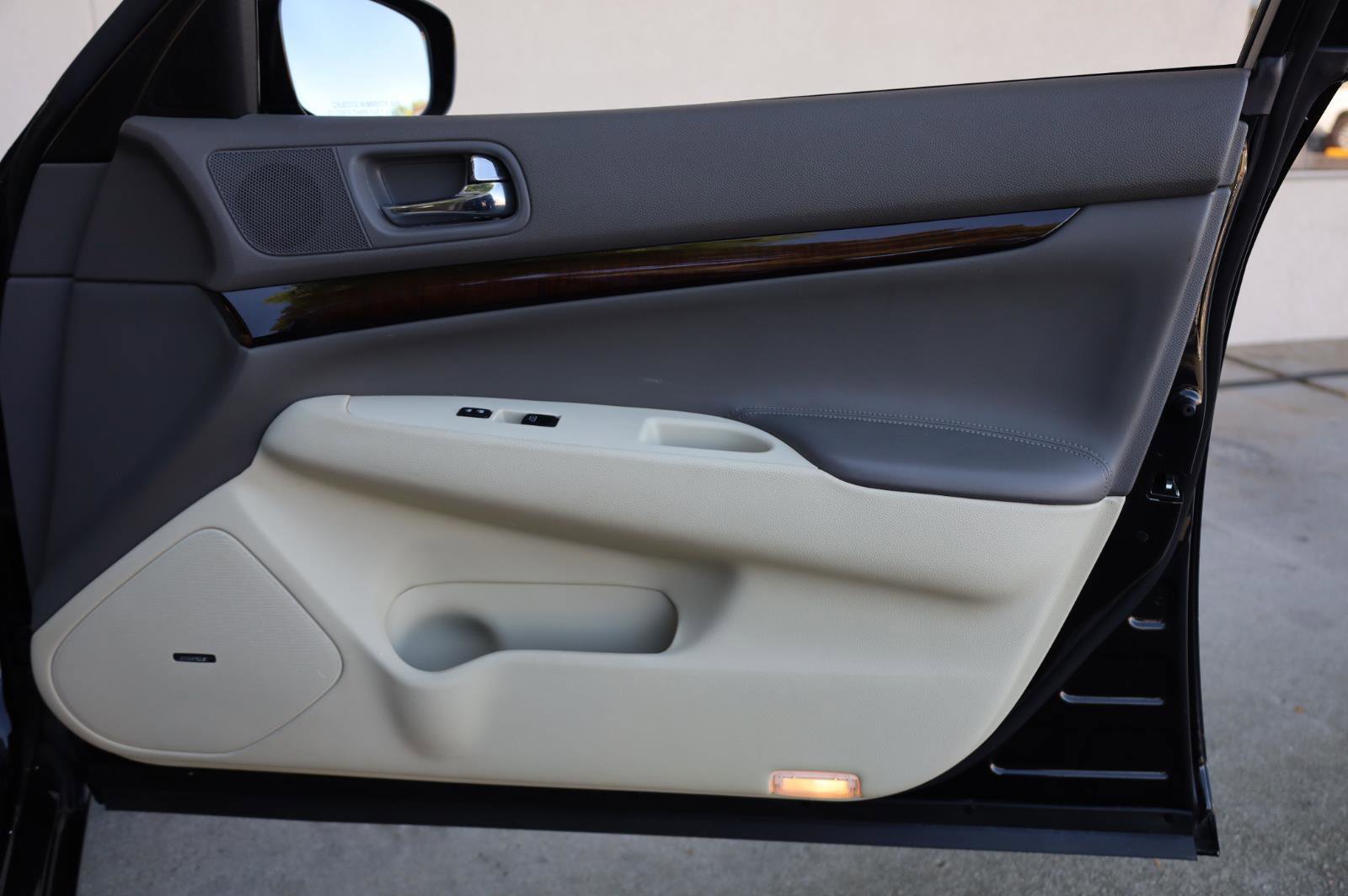 Used 2013 INFINITI G37 Journey w/ Premium Pkg image 25